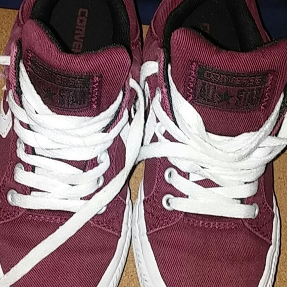 Converse - Picture 3 of 4